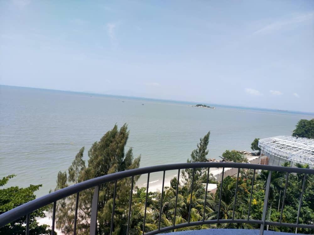 Beachfront Full Sea Penang Tanjung Bungah  Exterior foto